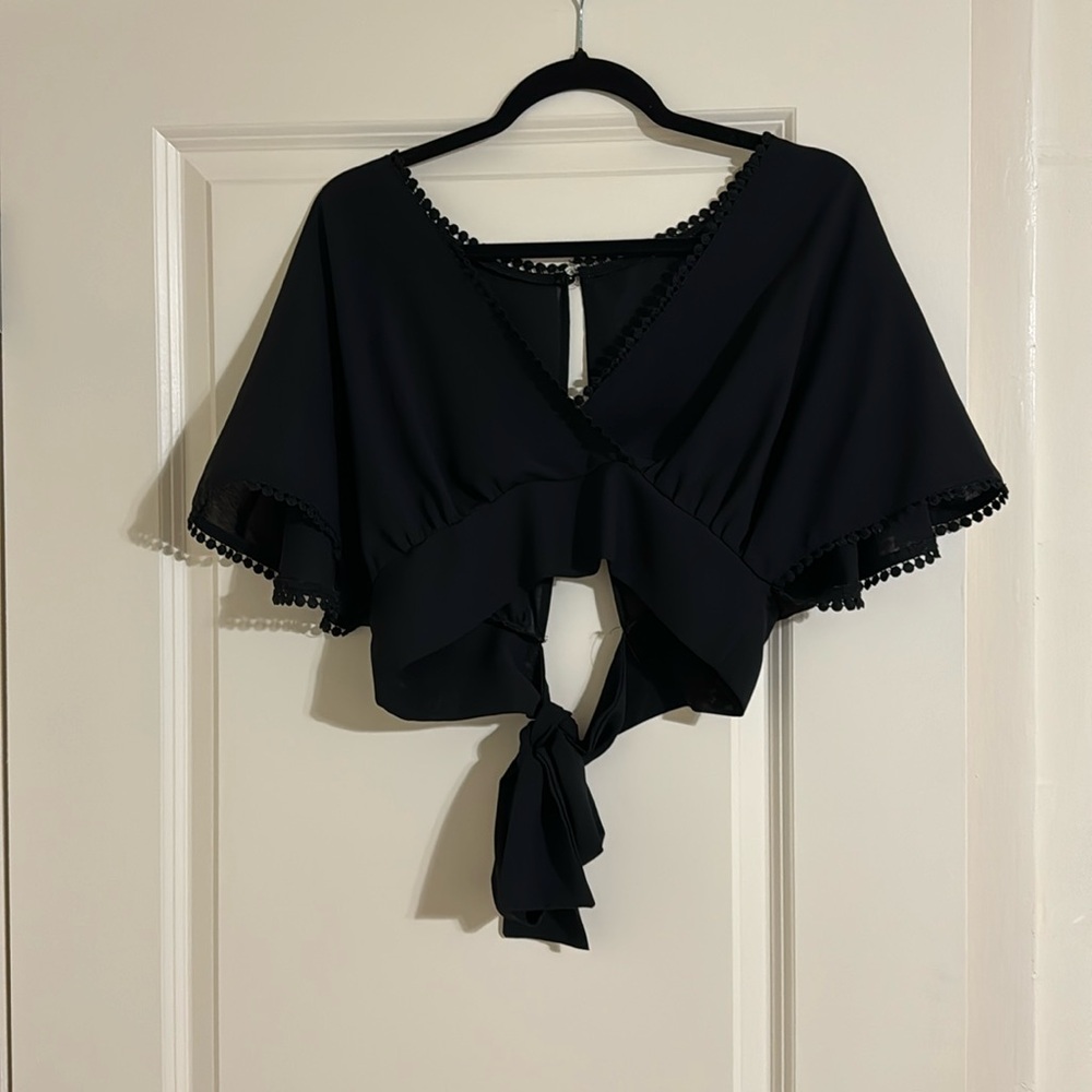 Medium black with lace crop top SUPER CUTE